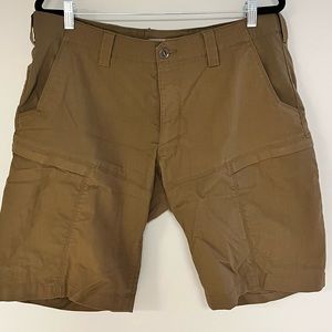 5.11 Apex 11” Shorts Kangaroo color (camel/dark desert)